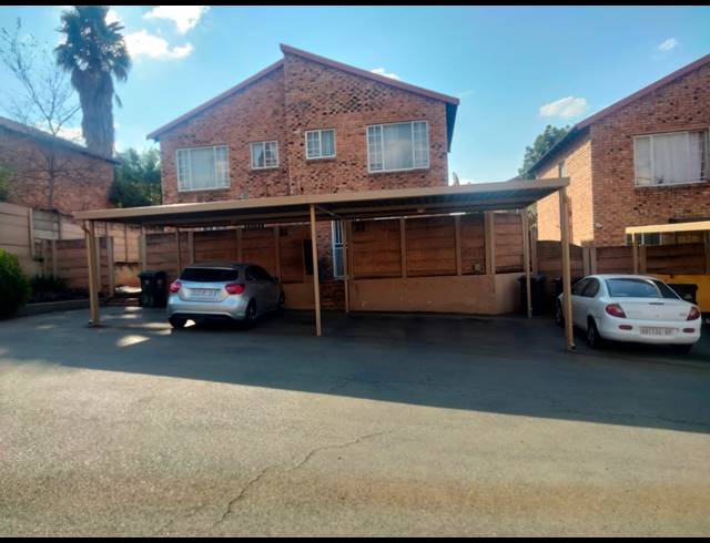2 BEDROOM TOWNHOUSE FOR SALE IN SONNEGLANS